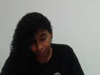 yohatinelly's CamSoda show and profile