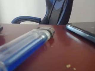 yohatinelly's CamSoda show and profile