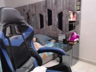 yohatinelly webcam