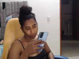 yohatinelly live cam — bedroom, bj, wet