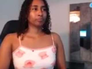 yohatinelly Live Webcam on CamSoda