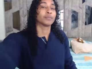 yohatinelly live cam preview