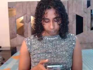 yohatinelly's live room