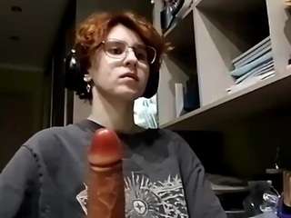 _Lily_ live cam preview