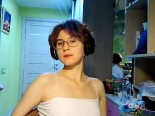 _Lily_ live cam preview