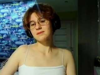 _Lily_ live cam preview