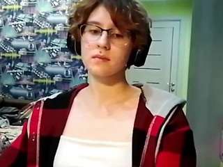 _Lily_ live cam preview