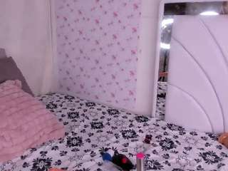 Ella-Liamxxx live cam preview