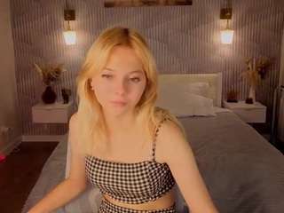 Clara-Schneider1 live cam preview