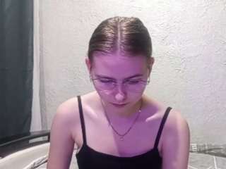 HarrietteCestari live cam preview