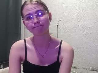 harriettecestari's live room