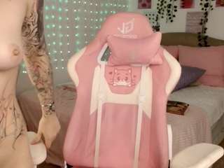 Lily-Clay live cam preview