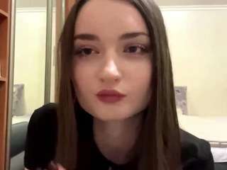 Nicole live cam preview