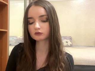 Nicole live cam preview