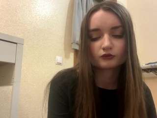 Nicole live cam preview