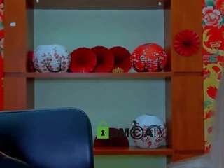 ariana-foxy1