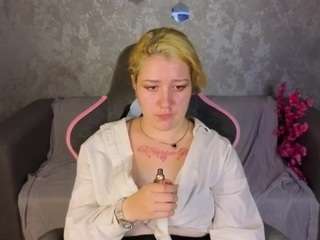 LollyBunnyyy live cam preview