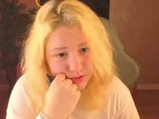 LollyBunnyyy live cam preview