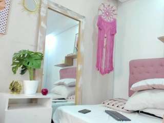 le modèle kamilacosta est en webcam porno dans un show sur le site camsoda, il possède les tags suivants: ahegao,athletic,blowjob,brown eyes,deepthroat,dildo or vibrator,full nudity,no drinking,no smoking,red hair,tattoos,twerk,hd,small tits
