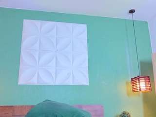 slutty-hugetits live cam preview