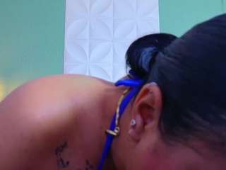 slutty-hugetits live cam preview