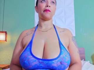 slutty-hugetits live cam preview