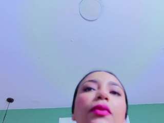 slutty-hugetits live cam preview