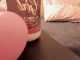 your-dreamgirl live cam preview