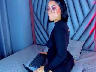 Aura live cam preview