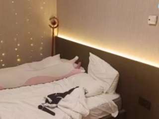 CutieLolaBunny live cam preview
