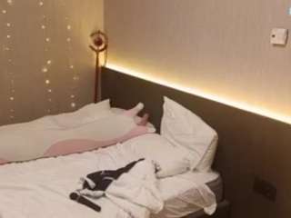 CutieLolaBunny live cam preview