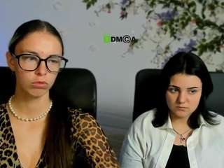 Live room thumbnail for kimi-kiss