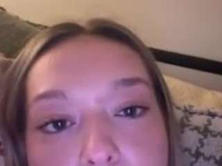 troubleinlace live cam preview