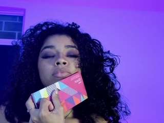 lucie-petite live cam preview