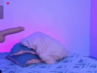 lucie-petite live cam preview