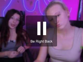 vikky-foxy live cam preview