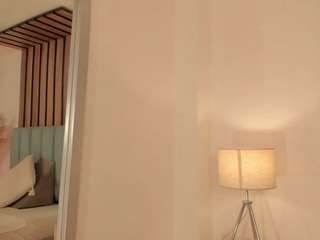 MaiaSinclair live cam preview