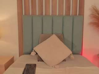 MaiaSinclair live cam preview