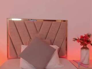 MaiaSinclair live cam preview