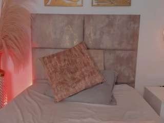 MaiaSinclair live cam preview