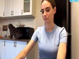 Kira live cam preview
