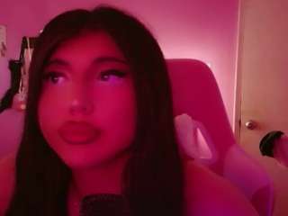 younglatina69 live cam preview