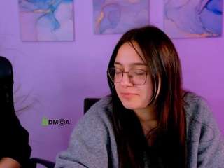 lizzie-shy1 webcam