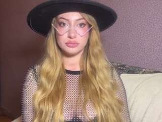 YadiraSpeiser live cam preview
