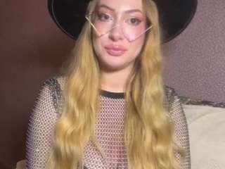 YadiraSpeiser live cam preview