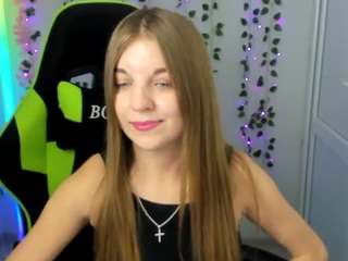 Fluffymadeline on Camsoda