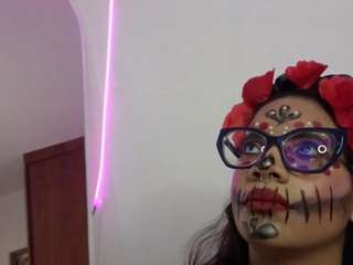 le modèle holly-wls est en webcam porno dans un show sur le site camsoda, il possède les tags suivants: black hair,fingering,tattoos,striptease,no smoking,machine,lush,brown eyes,foot fetish,facial piercings,erotic dance,drinking,doggy style,dirty,dildo or vibrator,cum in pussy,cum,big ass,curvy,hd