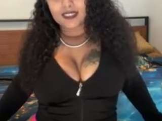 laylared from CamSoda is Freechat