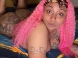 Laylared's cam show statistics and live stream