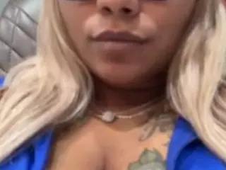LaylaRed's Live Sex Cam Show